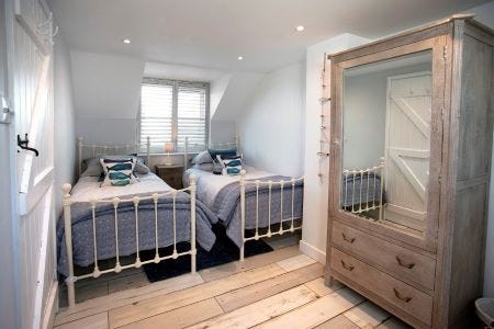 Twin bedroom